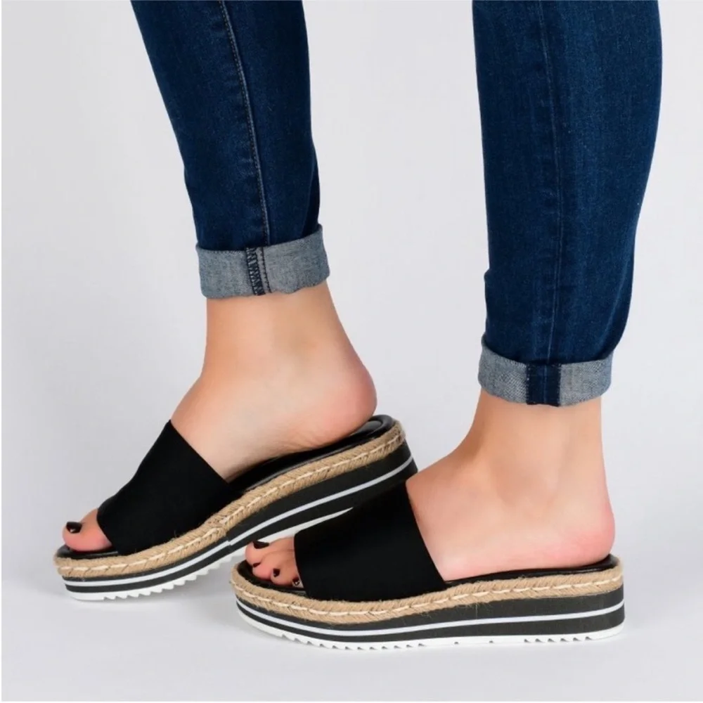 ⭐️ NWT Journee Collection Rosey Wedge Heel Platform Espadrille Sandals in Tan